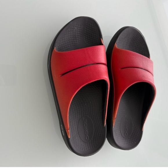 OOFOS OOahh Lux Slide Sandal Women
W6 M4 reduces stress on feet joints back - Picture 4 of 5